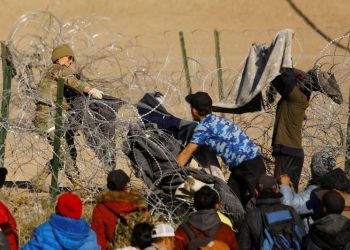 Supreme Court clears way for border agents to remove Texas wire barrier