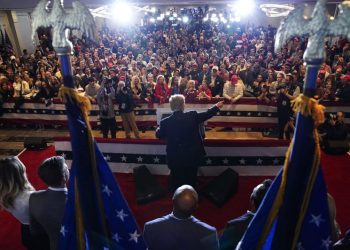 Colorado voters press Supreme Court to bar Trump from return to office