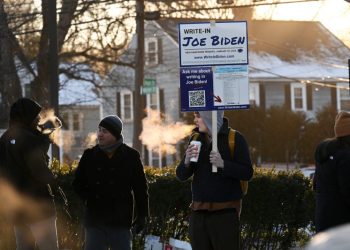 Biden campaign to open office near White House