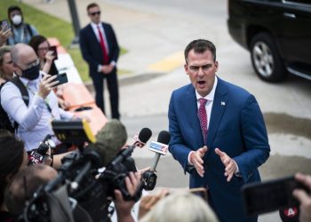 Texas border dispute breeds loose talk of civil war, resistance on right