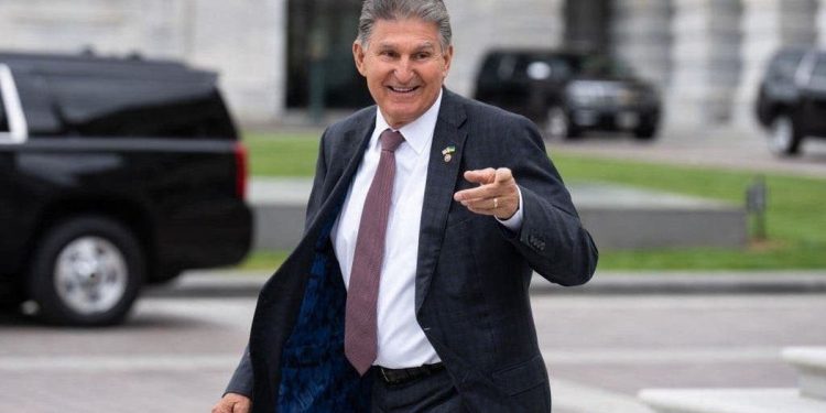 Manchin hints at potential third-party run after Super Tuesday: ‘People are looking for options’
