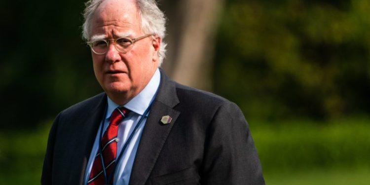 Top Biden strategists to leave White House for Biden campaign