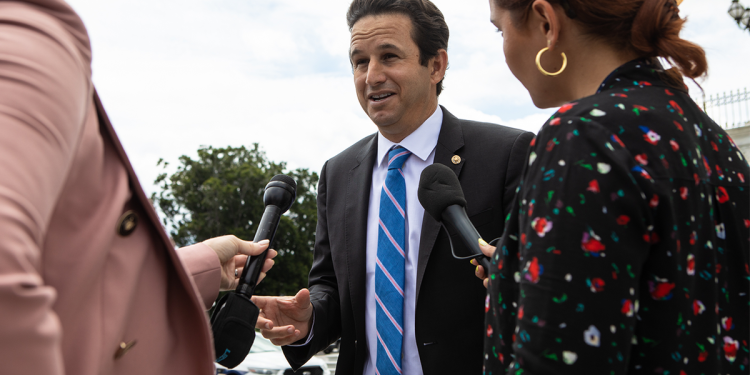 All but two Senate Democrats sign on to Palestinian statehood measure