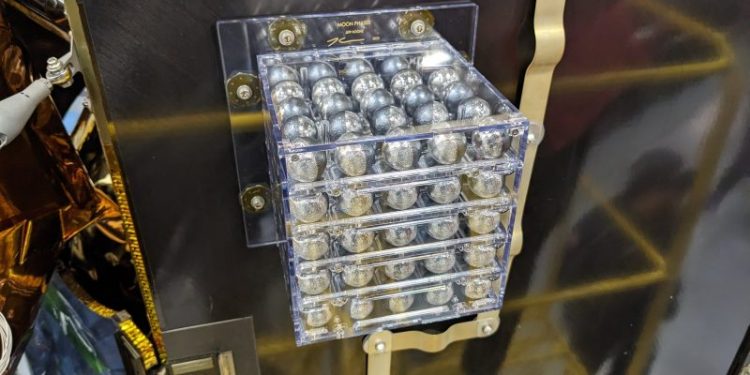 Artist Jeff Koons’ Sculpture Becomes First ‘Authorized’ to Land on the Moon, Launches Matching NFTs