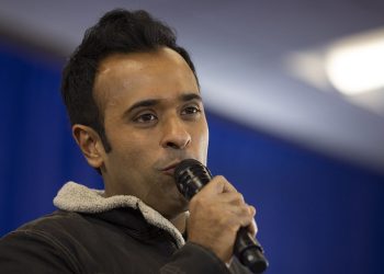 Dems one step closer to replacing Biden with Michelle Obama after damning report, Ramaswamy says