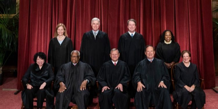 Justices skeptical of Tex., Fla. laws that bar platforms from deleting content