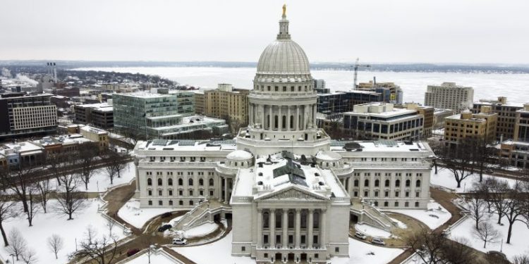 Wisconsin Republicans vote to weaken their lock on the legislature