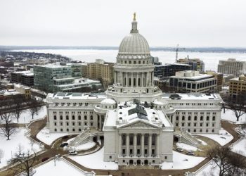 Wisconsin Republicans vote to weaken their lock on the legislature