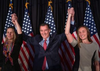 Suozzi wins New York special election, replacing George Santos