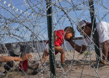 Biden and Trump jockey for an edge amid the rubble of the border deal