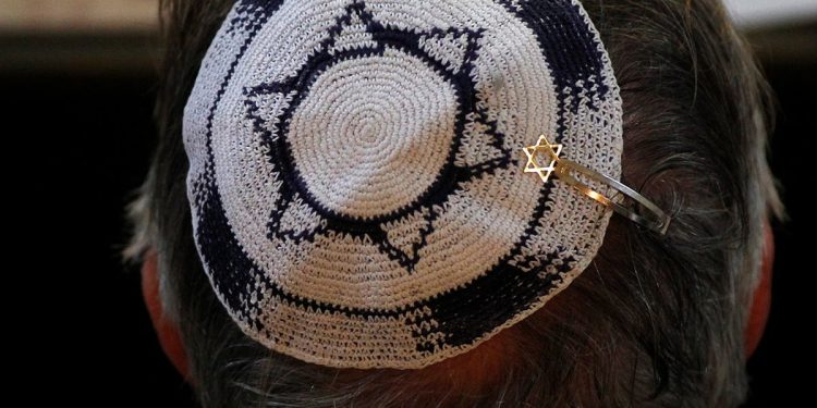 US commission ends Saudi trip early after Jewish chair told to remove kippah head covering