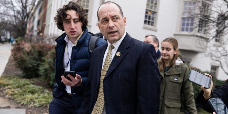 Freedom Caucus chair leads resolution denouncing Israel cease-fire calls, demanding end to Gaza aid