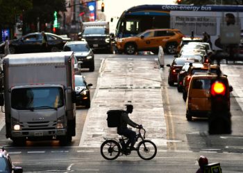 How immigrants are helping boost the U.S. job market without affecting inflation