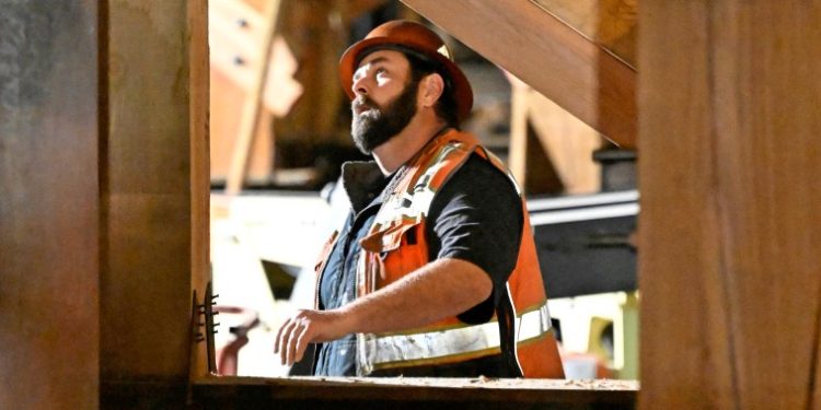 The U.S. economy rolls on, adds 303,000 jobs in March