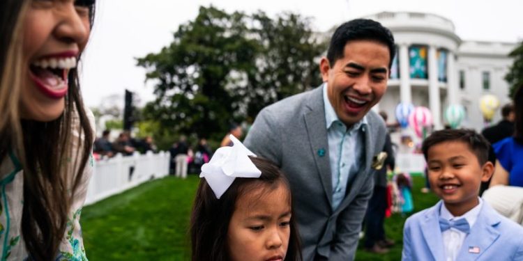 White House Easter Egg Roll hosts record attendees