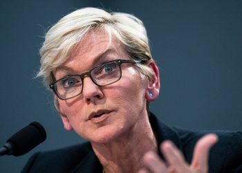 Sen Hawley calls on Energy Secretary Granholm to resign in heated exchange over stock trades