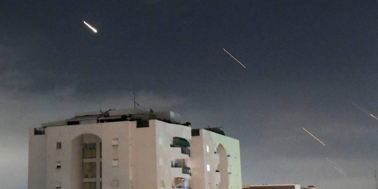 World leaders push Israel to avoid escalation following Iran attack