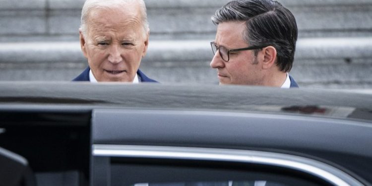 Aid to Ukraine seemed dead. Then secretive talks revived it.