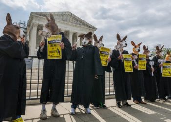 Supreme Court seems poised to allow Trump Jan. 6 trial, but not immediately