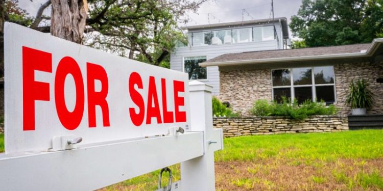 Weekly mortgage demand drops to three-month low as rates begin climbing again