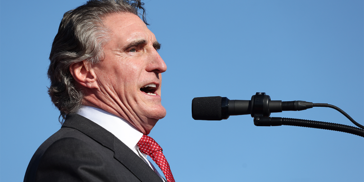North Dakota gov, former presidential candidate Doug Burgum front and center at Trump New Jersey rally