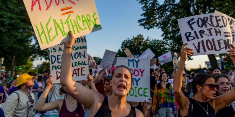 Supreme Court rules in abortion medication case, finds group lacked standing to challenge FDA approval