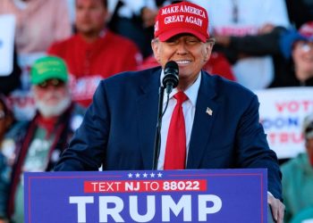 Trump flips his 2020 stance, launches absentee ballot and early voting push