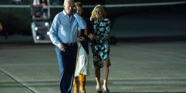 Biden team courts skittish Democrats as path to replace him narrows