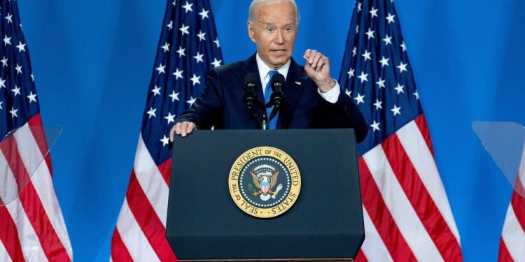 Rep. James Clyburn claims Biden is slowing physically but ‘mentally’ fit and ‘one of the best minds’ he’s met