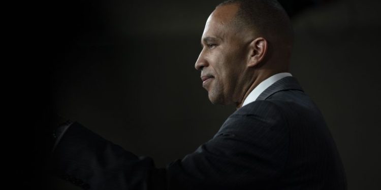 Jeffries delivers message from House Democrats to Biden