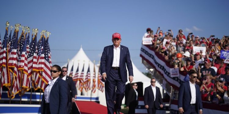 Secret Service encourages Trump campaign to stop outdoor rallies