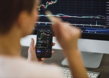 5 Top Weekly TSXV Stocks: Alaska Energy Metals Powers Up with 93 Percent Gain