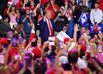 Trump escalates gendered personal insults against Harris, defying GOP pressure