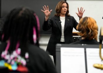 Harris, Walz tour southern Georgia by bus, chasing rural votes in key state