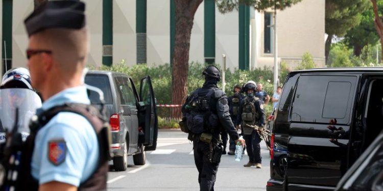 French synagogue targeted in purported arson attack