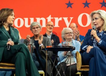 Harris and Cheney visit swing states to declare Trump unfit for office