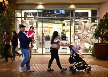 Retailers saw a dismal fall quarter. The election seems to be turning things around.