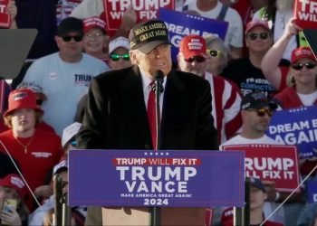 GOP senator sends warning to Biden admin about obligations for potential Trump transition