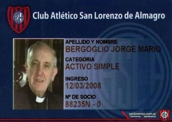 The ‘destiny’ hidden in Pope Francis’ soccer club card