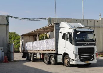 Aid trickles into Gaza for first time in weeks but UN says it’s ‘nowhere near enough’