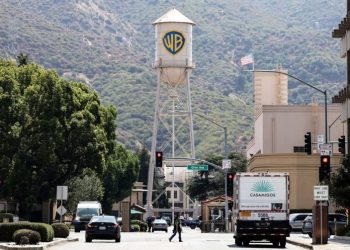 Warner Bros. Discovery reopens talks with Paramount
