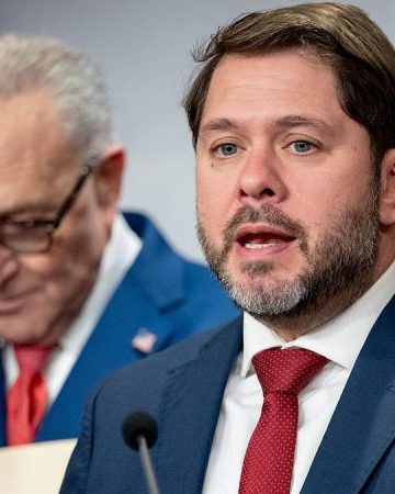 Dem senator puts Trump on notice over ‘unlawfully collected’ tariff funds after Supreme Court loss