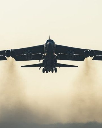What B-52 bombers bring to Iran fight — and what it means for the war now